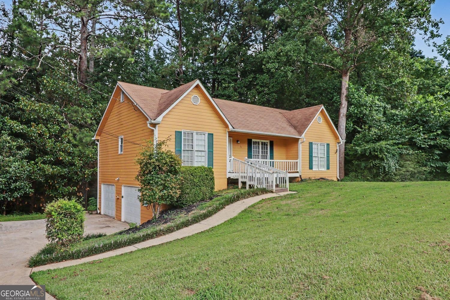 3 bedroom, 2 bathroom, 1,372 sq ft single family residence for sale at 72 Amber Way, Dallas, GA 30157 — photo 2