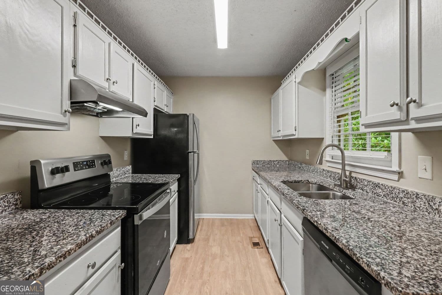 3 bedroom, 2 bathroom, 1,372 sq ft single family residence for sale at 72 Amber Way, Dallas, GA 30157 — photo 7