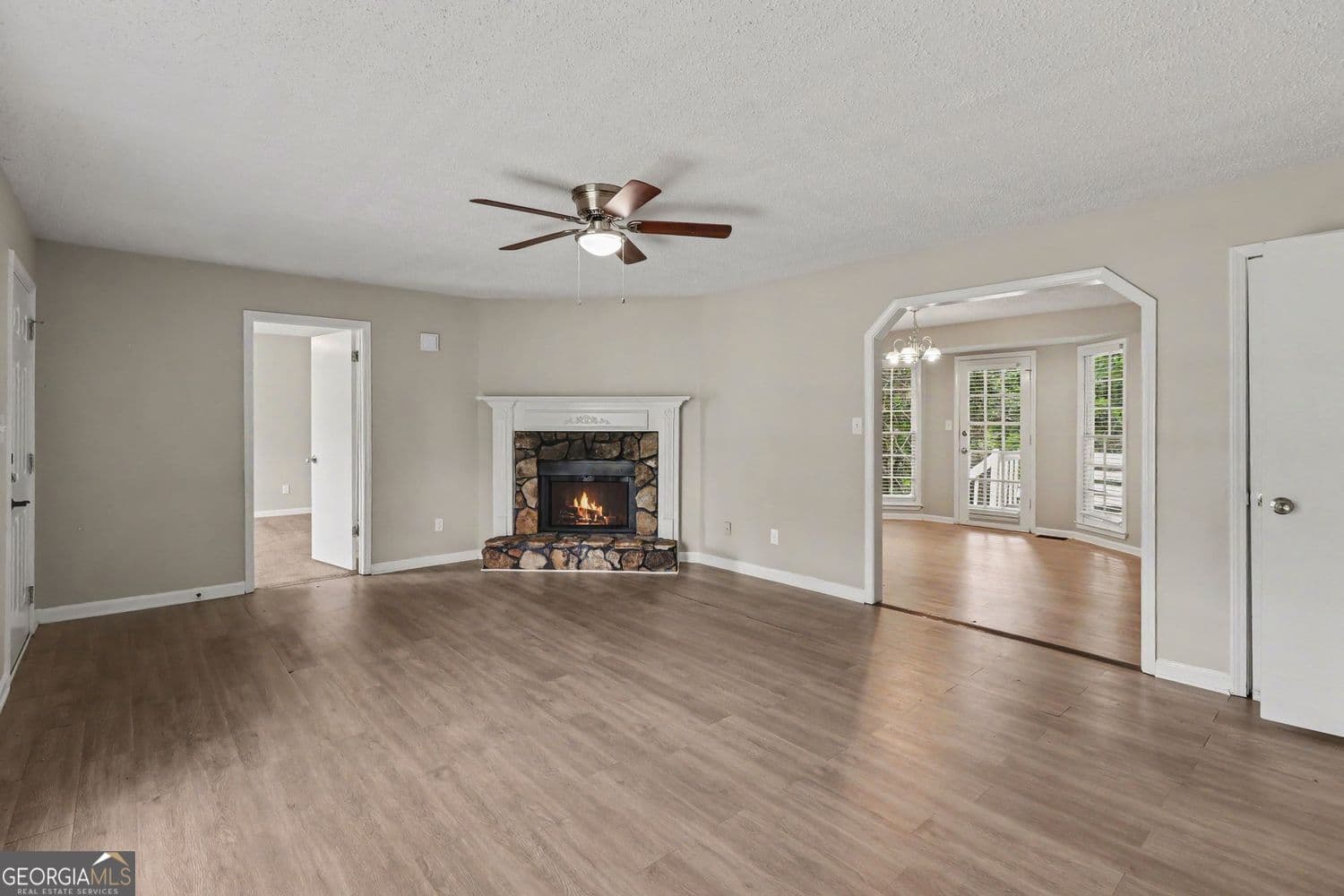 3 bedroom, 2 bathroom, 1,372 sq ft single family residence for sale at 72 Amber Way, Dallas, GA 30157 — photo 5