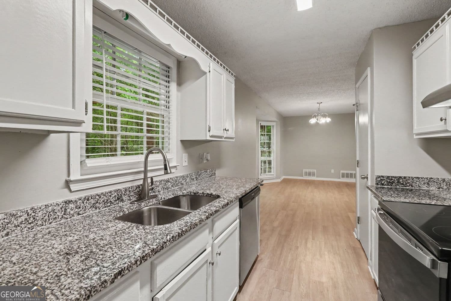 3 bedroom, 2 bathroom, 1,372 sq ft single family residence for sale at 72 Amber Way, Dallas, GA 30157 — photo 8