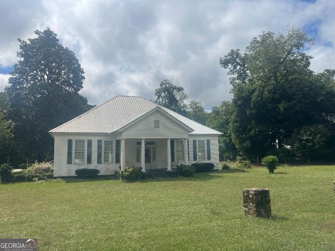 3 bedroom, 2 bathroom, 2,109 sq ft single family residence for sale at 424 Lagrange Street, Greenville, GA 30222