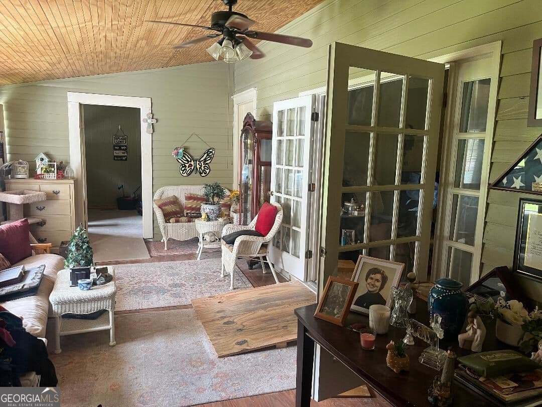 3 bedroom, 2 bathroom, 2,109 sq ft single family residence for sale at 424 Lagrange Street, Greenville, GA 30222 — photo 5
