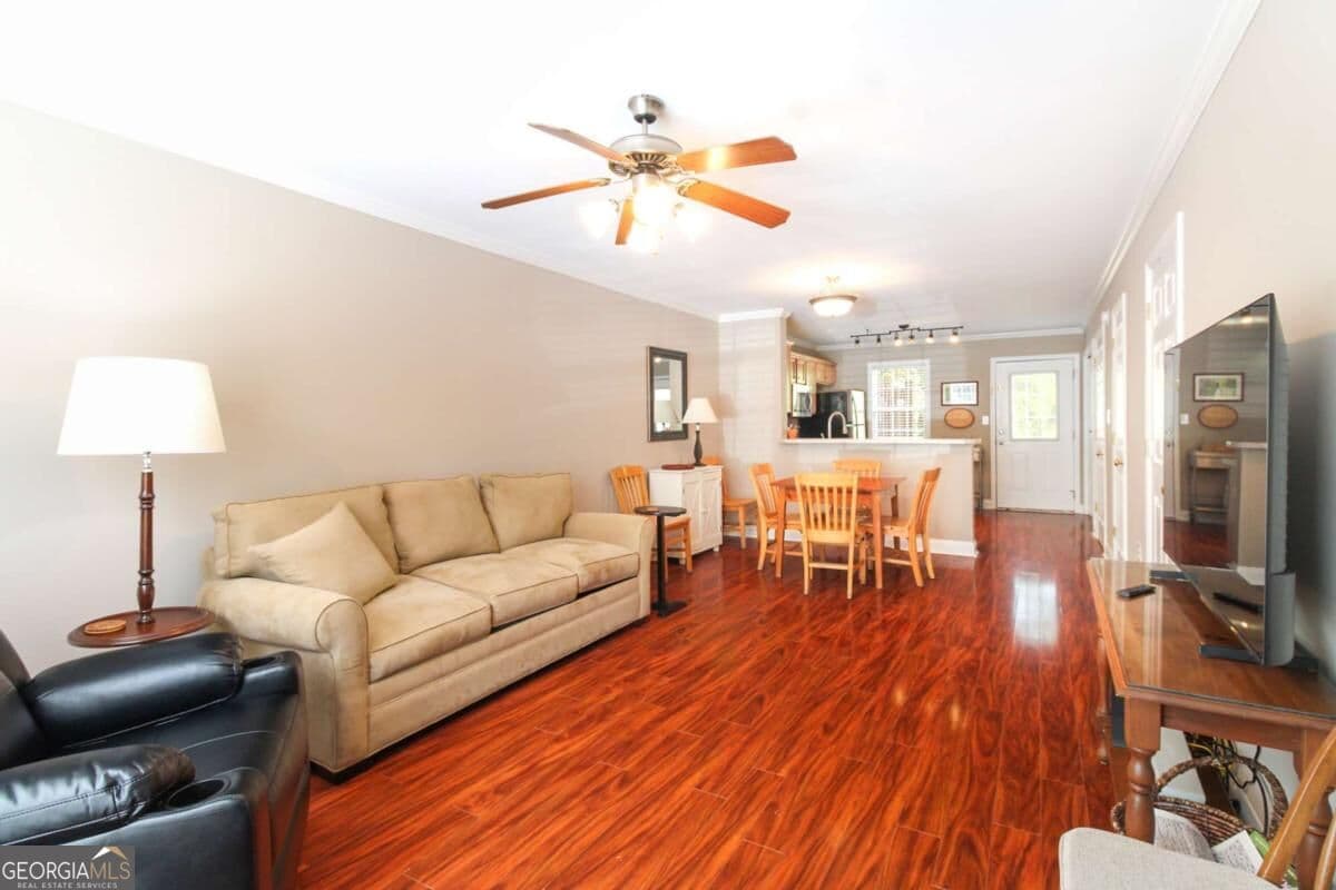 2 bedroom, 2.5 bathroom, 1,152 sq ft condominium for sale at 240 Cleveland Road 440, Athens, GA 30606 — photo 3