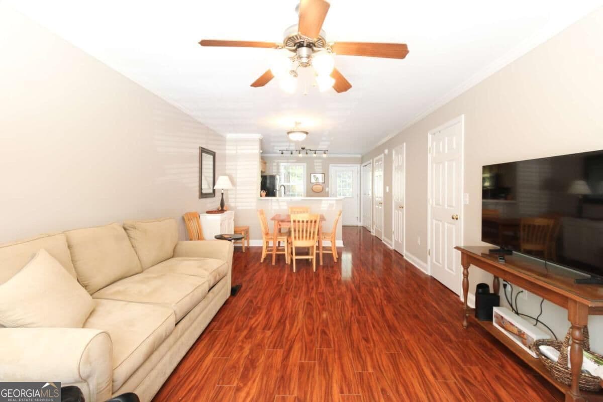 2 bedroom, 2.5 bathroom, 1,152 sq ft condominium for sale at 240 Cleveland Road 440, Athens, GA 30606 — photo 5