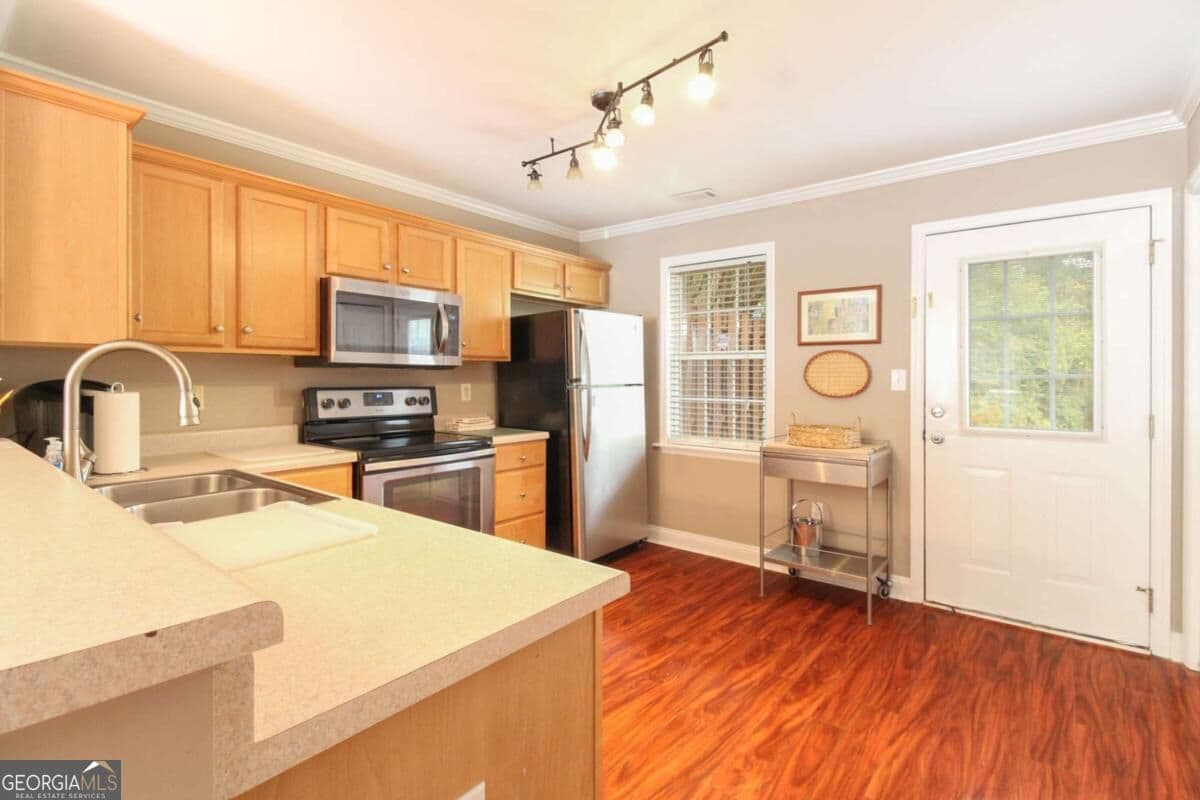 2 bedroom, 2.5 bathroom, 1,152 sq ft condominium for sale at 240 Cleveland Road 440, Athens, GA 30606 — photo 9