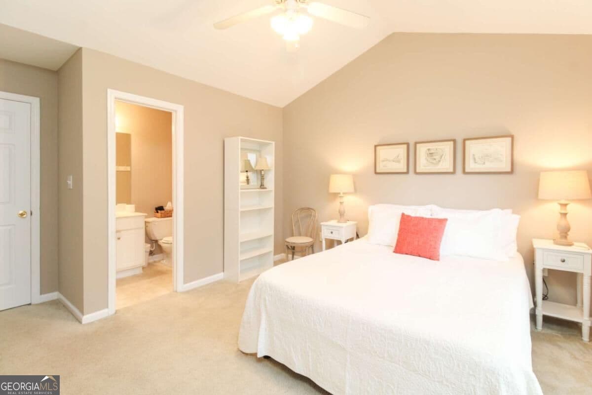 2 bedroom, 2.5 bathroom, 1,152 sq ft condominium for sale at 240 Cleveland Road 440, Athens, GA 30606 — photo 10