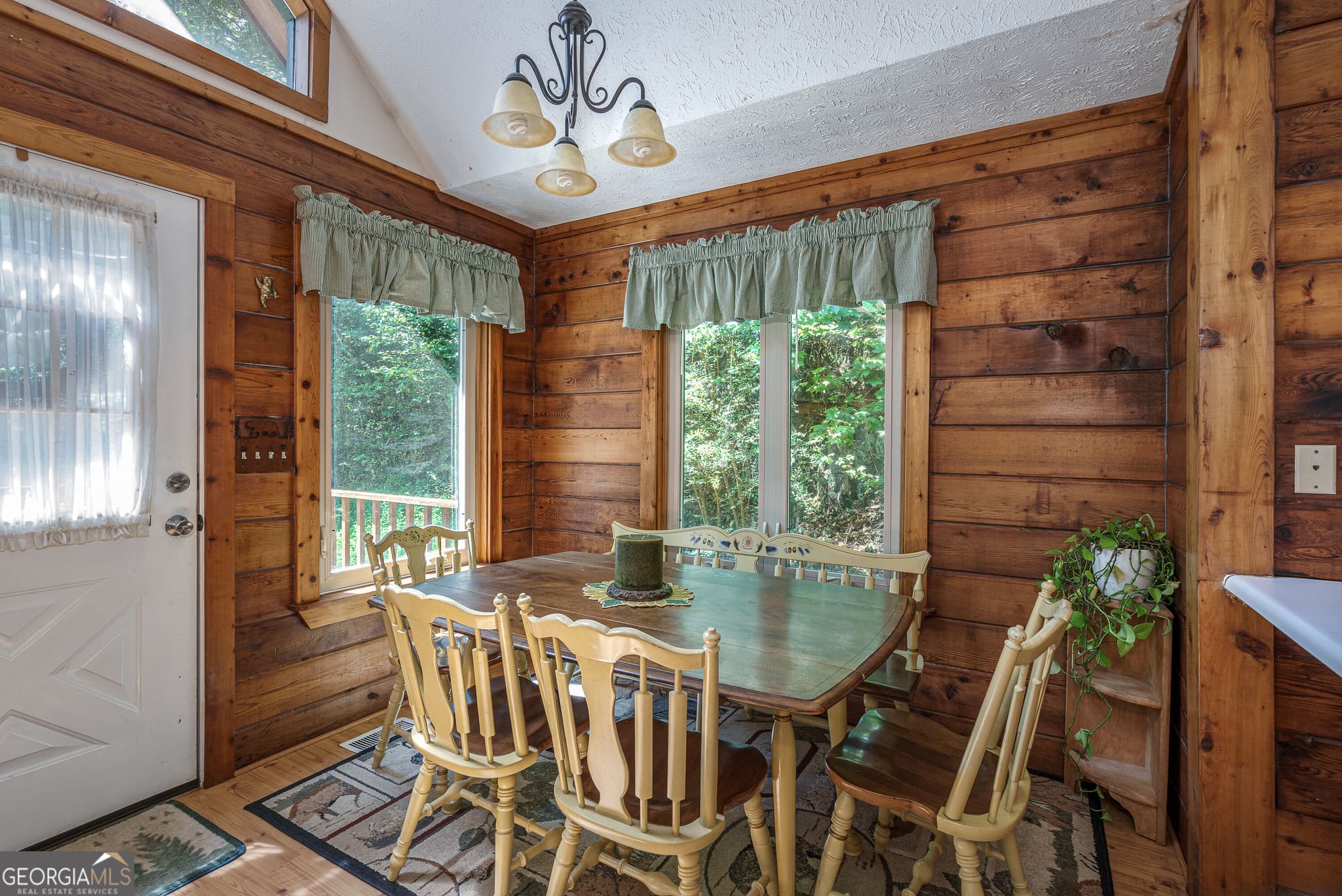 2 bedroom, 2 bathroom, 1,242 sq ft cabin,single family residence for sale at 525 Beaver Ridge Road, Murphy, NC 28906 — photo 7