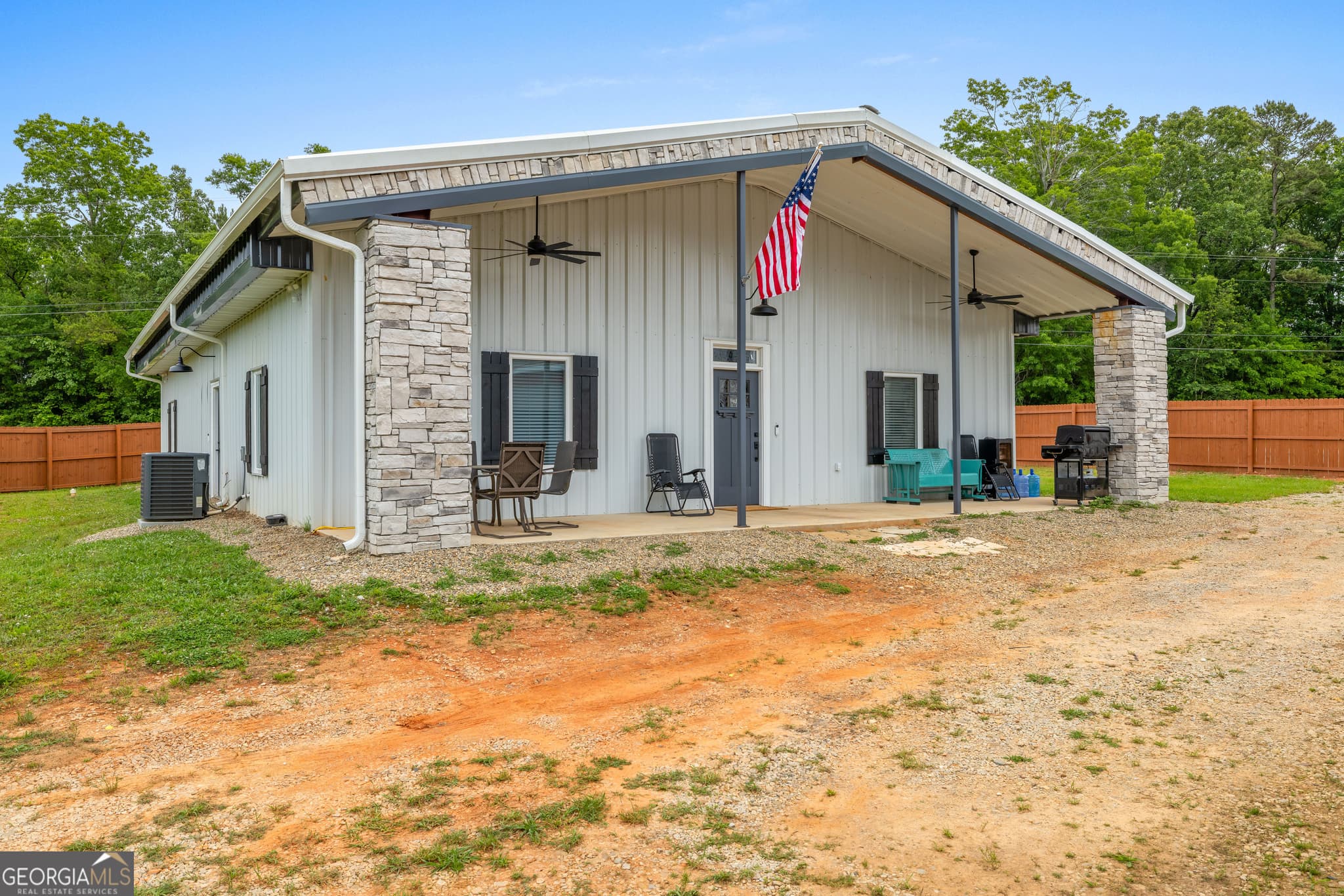 3 bedroom, 2 bathroom, 2,760 sq ft single family residence for sale at 2109 Brewers Mill Road, Elberton, GA 30635 — photo 2