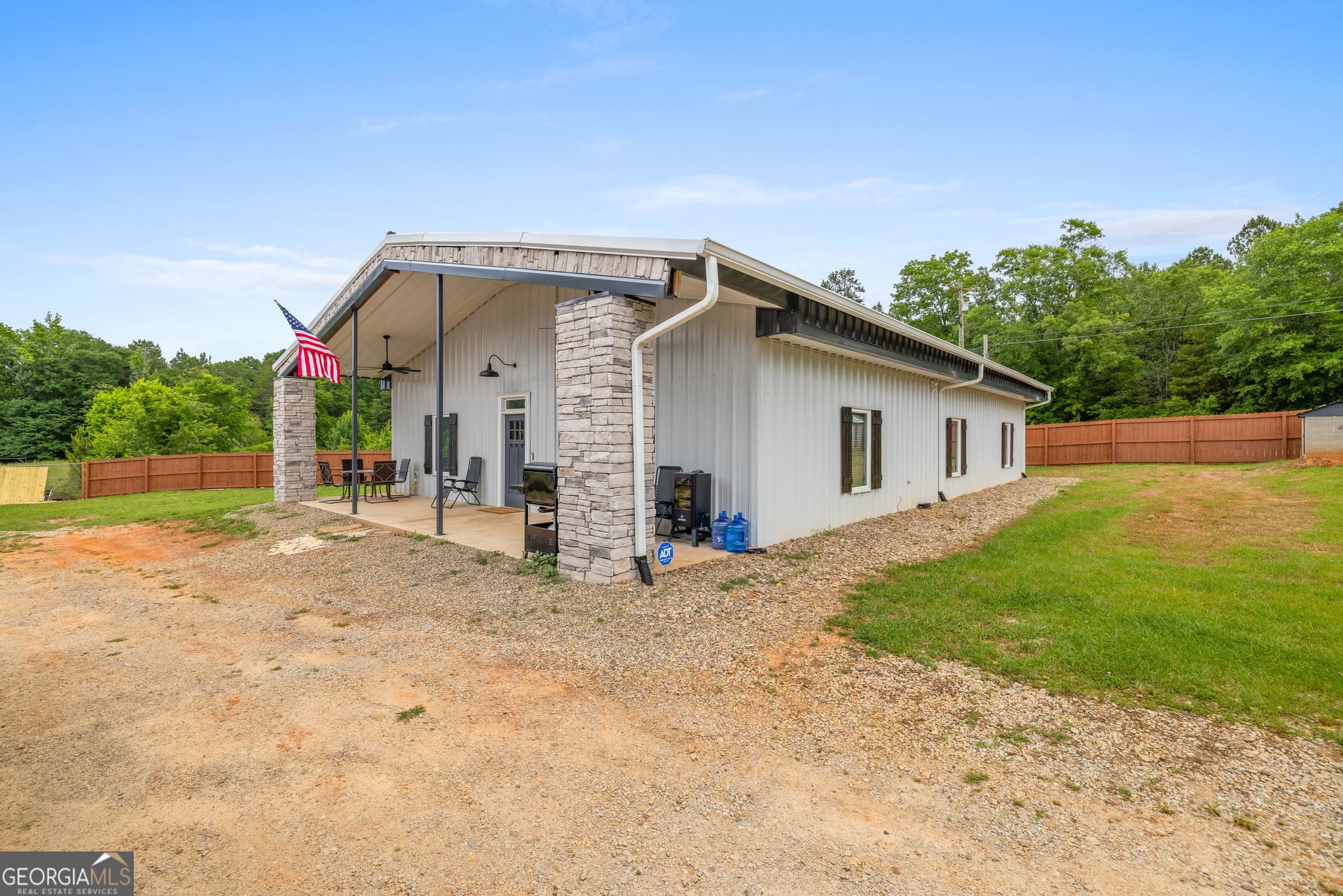 3 bedroom, 2 bathroom, 2,760 sq ft single family residence for sale at 2109 Brewers Mill Road, Elberton, GA 30635 — photo 3