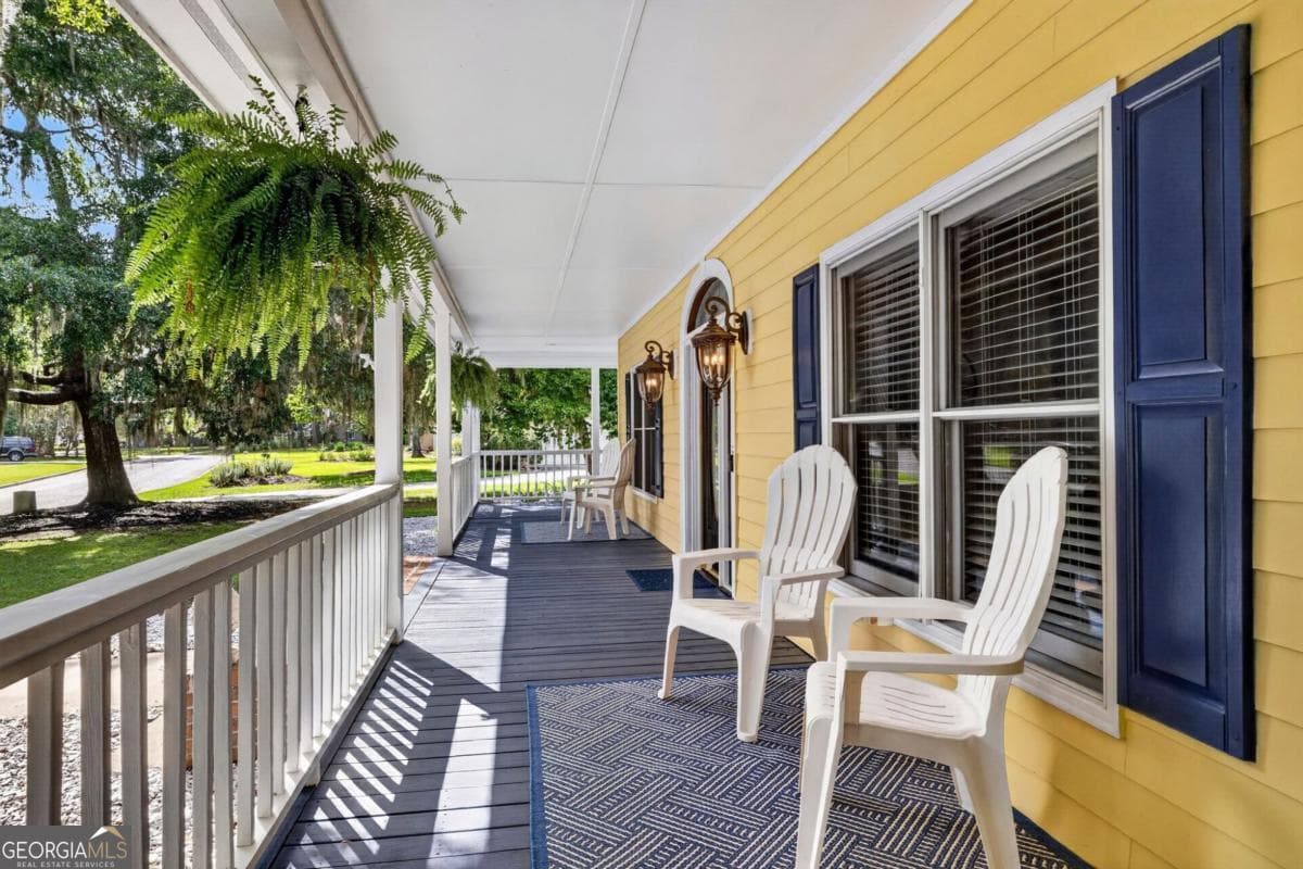 4 bedroom, 2.5 bathroom, 3,093 sq ft single family residence under contract at 9 Devon Road, Savannah, GA 31419 — photo 6