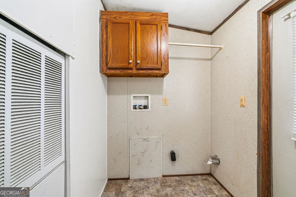 3 bedroom, 2 bathroom, 1,344 sq ft manufactured home,single family residence for sale at 2092 Sand Rock Avenue, Sand Rock, AL 35983 — photo 6