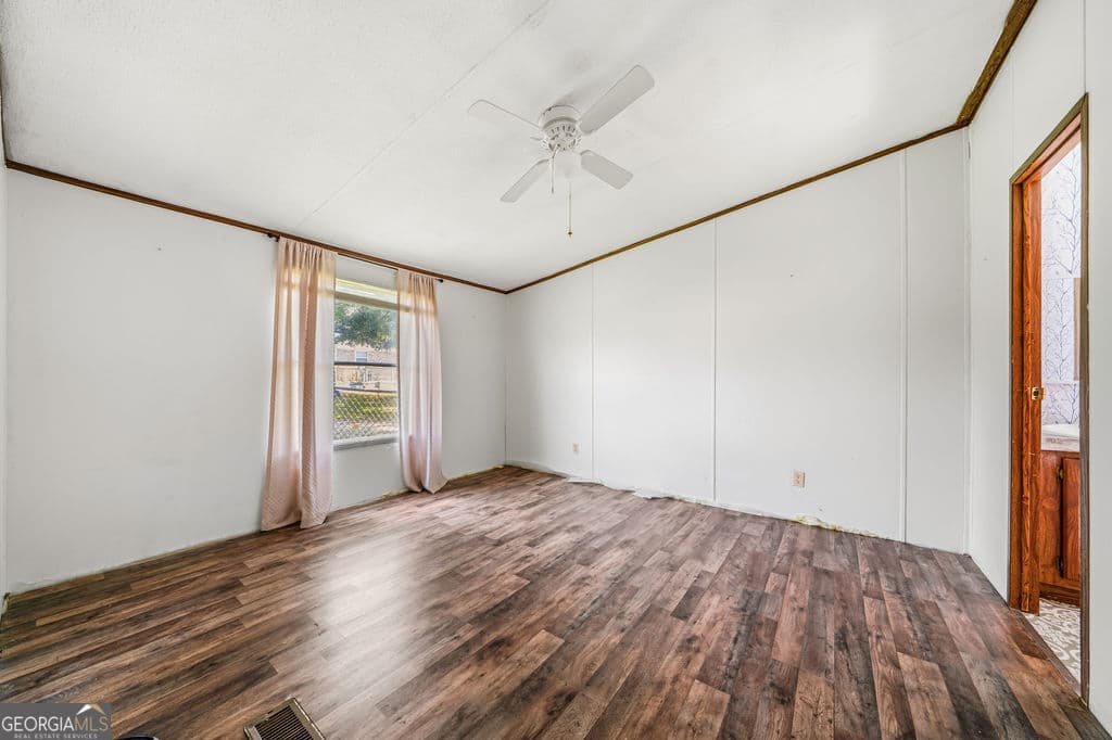 3 bedroom, 2 bathroom, 1,344 sq ft manufactured home,single family residence for sale at 2092 Sand Rock Avenue, Sand Rock, AL 35983 — photo 7