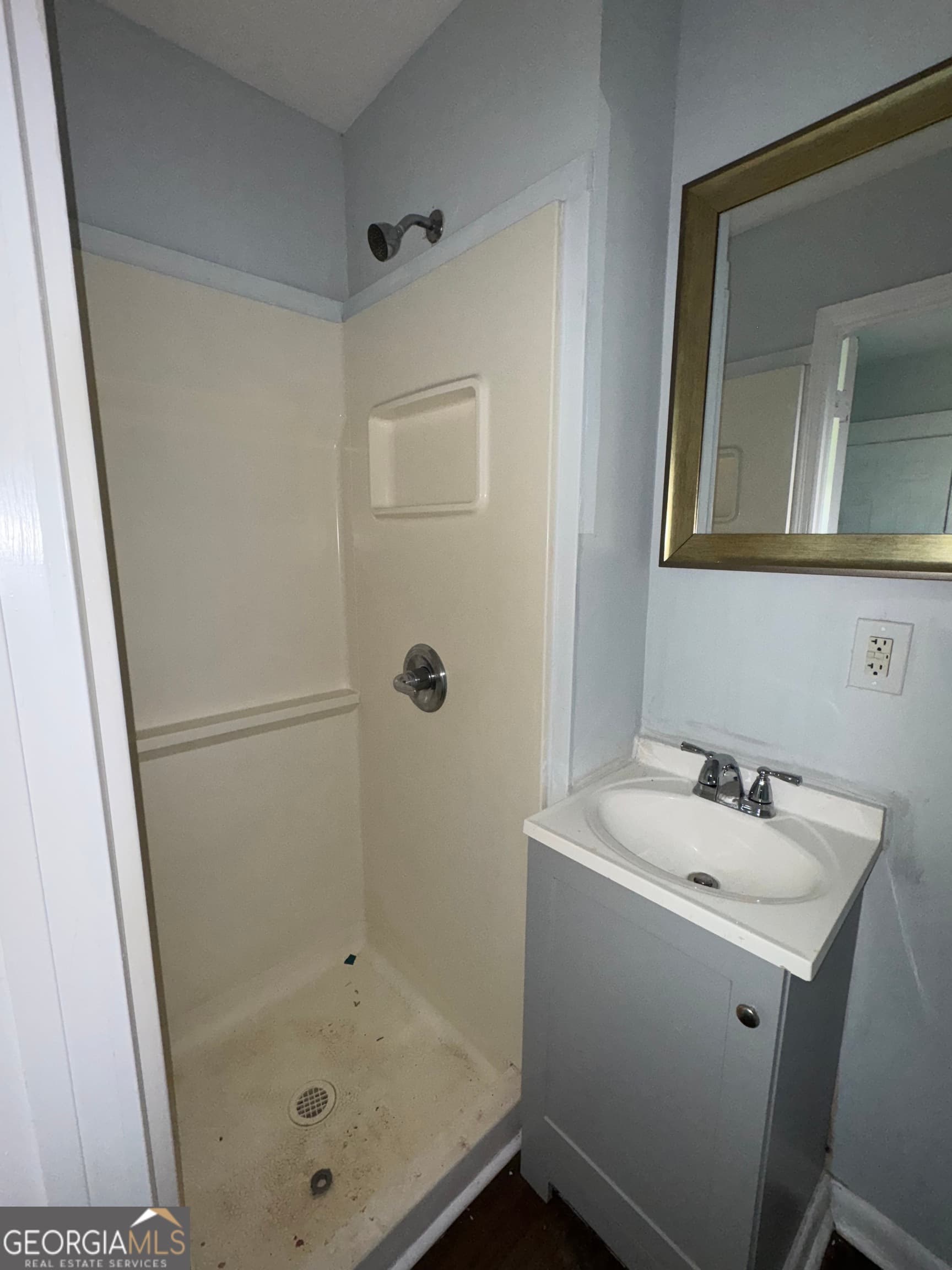5 bedroom, 3 bathroom, 1,700 sq ft single family residence for rent at 1462 Lucile Avenue, Atlanta, GA 30310 for $2,300 a month — photo 10