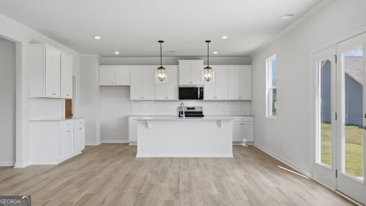 4 bedroom, 3.5 bathroom, 2,890 sq ft single family residence for sale at 211 Plantain Drive, Villa Rica, GA 30180 — photo 6