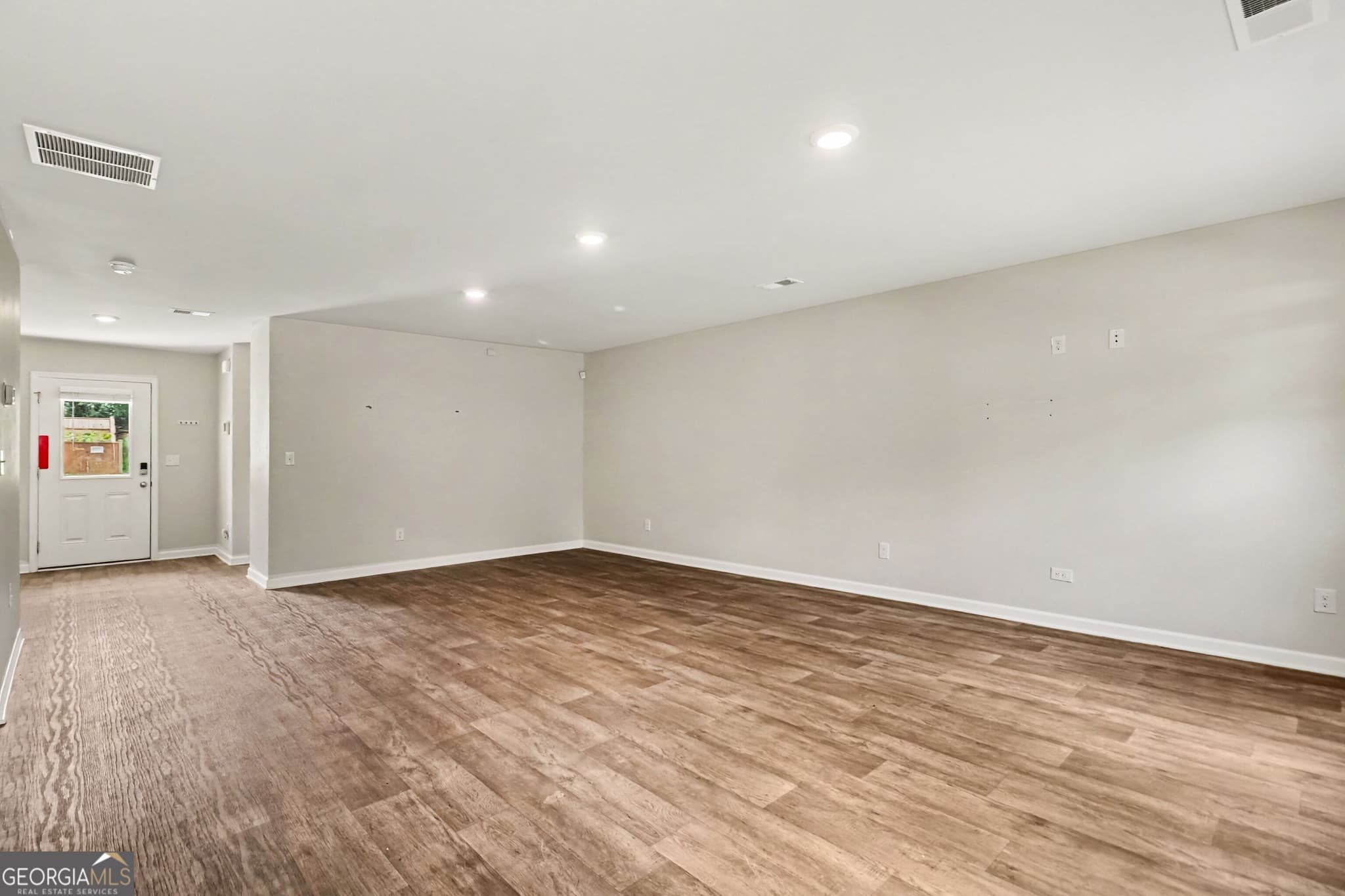 4 bedroom, 2.5 bathroom, 2,382 sq ft single family residence for sale at 344 Lusitano Trace, Hogansville, GA 30230 — photo 6