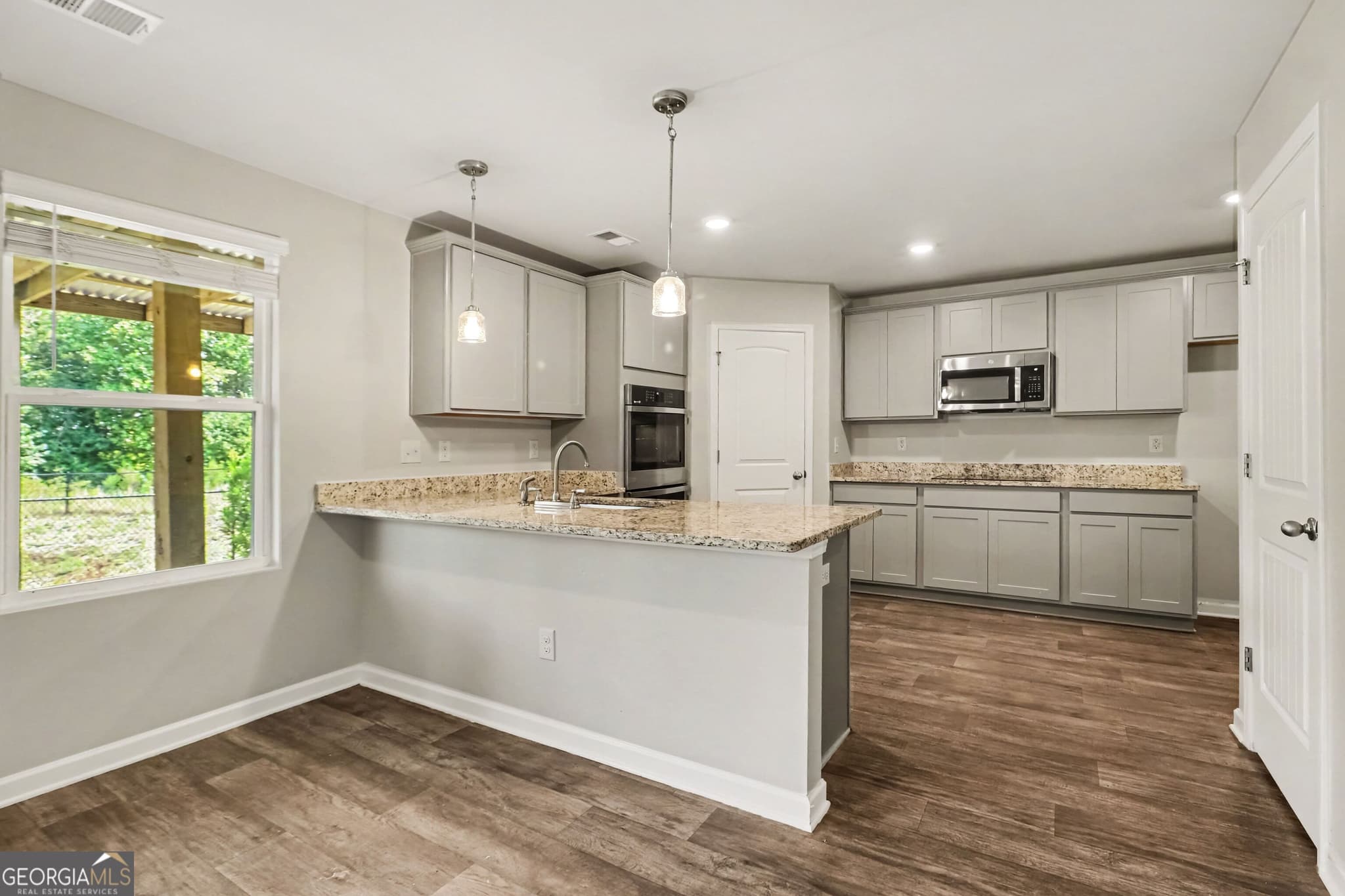 4 bedroom, 2.5 bathroom, 2,382 sq ft single family residence for sale at 344 Lusitano Trace, Hogansville, GA 30230 — photo 7