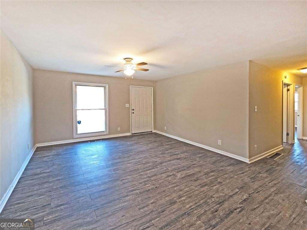 3 bedroom, 2 bathroom, 1,100 sq ft single family residence for sale at 2332 Baywood Drive, Atlanta, GA 30315 — photo 6