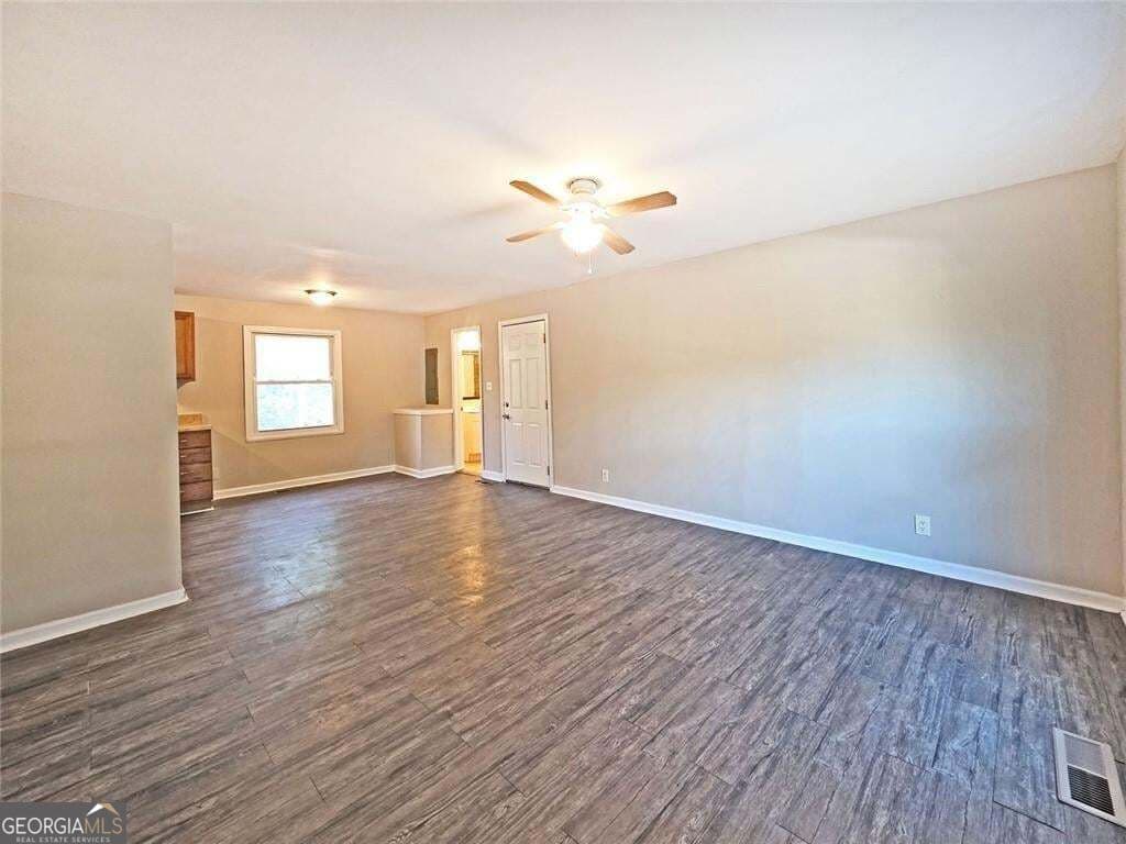 3 bedroom, 2 bathroom, 1,100 sq ft single family residence for sale at 2332 Baywood Drive, Atlanta, GA 30315 — photo 7