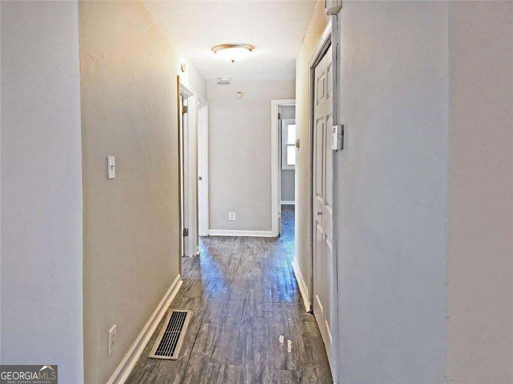 3 bedroom, 2 bathroom, 1,100 sq ft single family residence for sale at 2332 Baywood Drive, Atlanta, GA 30315 — photo 10