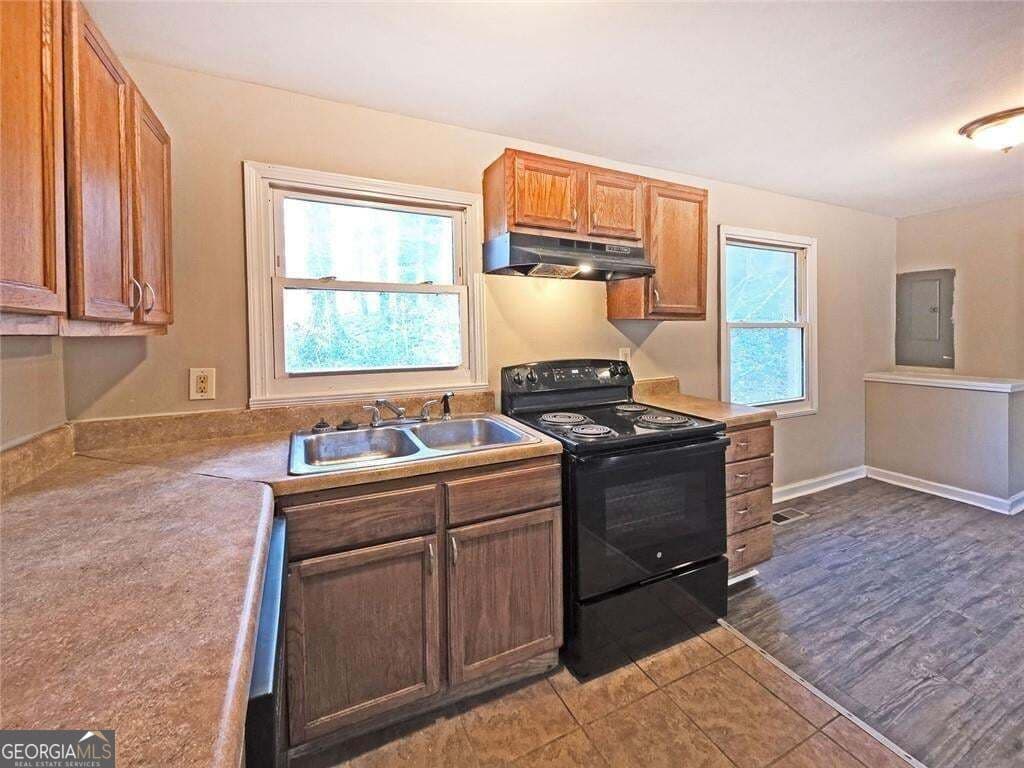 3 bedroom, 2 bathroom, 1,100 sq ft single family residence for sale at 2332 Baywood Drive, Atlanta, GA 30315 — photo 8