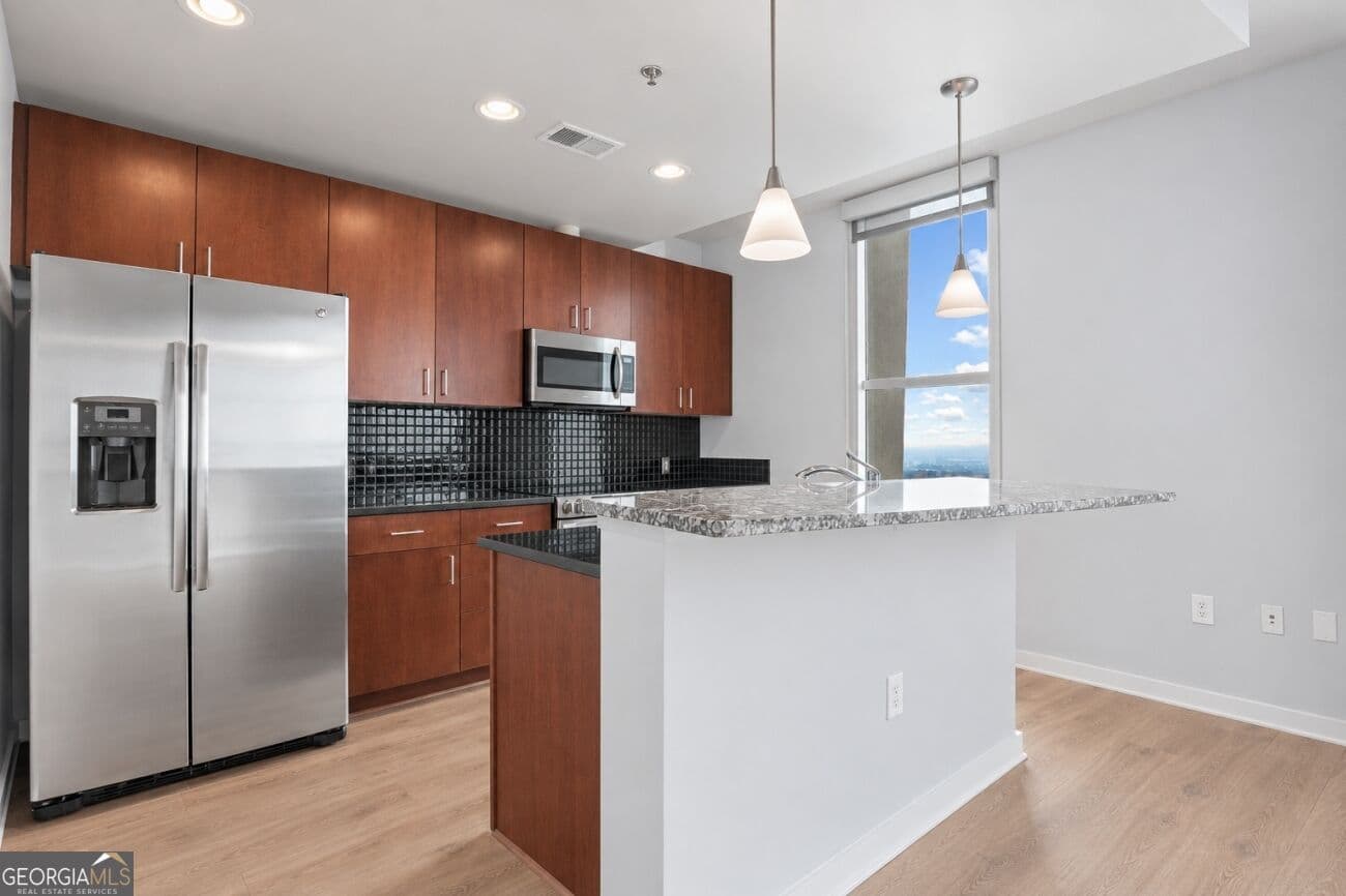 1 bedroom, 1 bathroom, 792 sq ft condominium for sale at 250 Pharr Road 1914, Atlanta, GA 30305 — photo 9