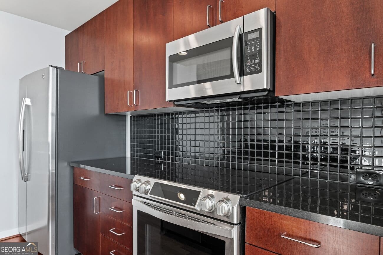 1 bedroom, 1 bathroom, 792 sq ft condominium for sale at 250 Pharr Road 1914, Atlanta, GA 30305 — photo 10