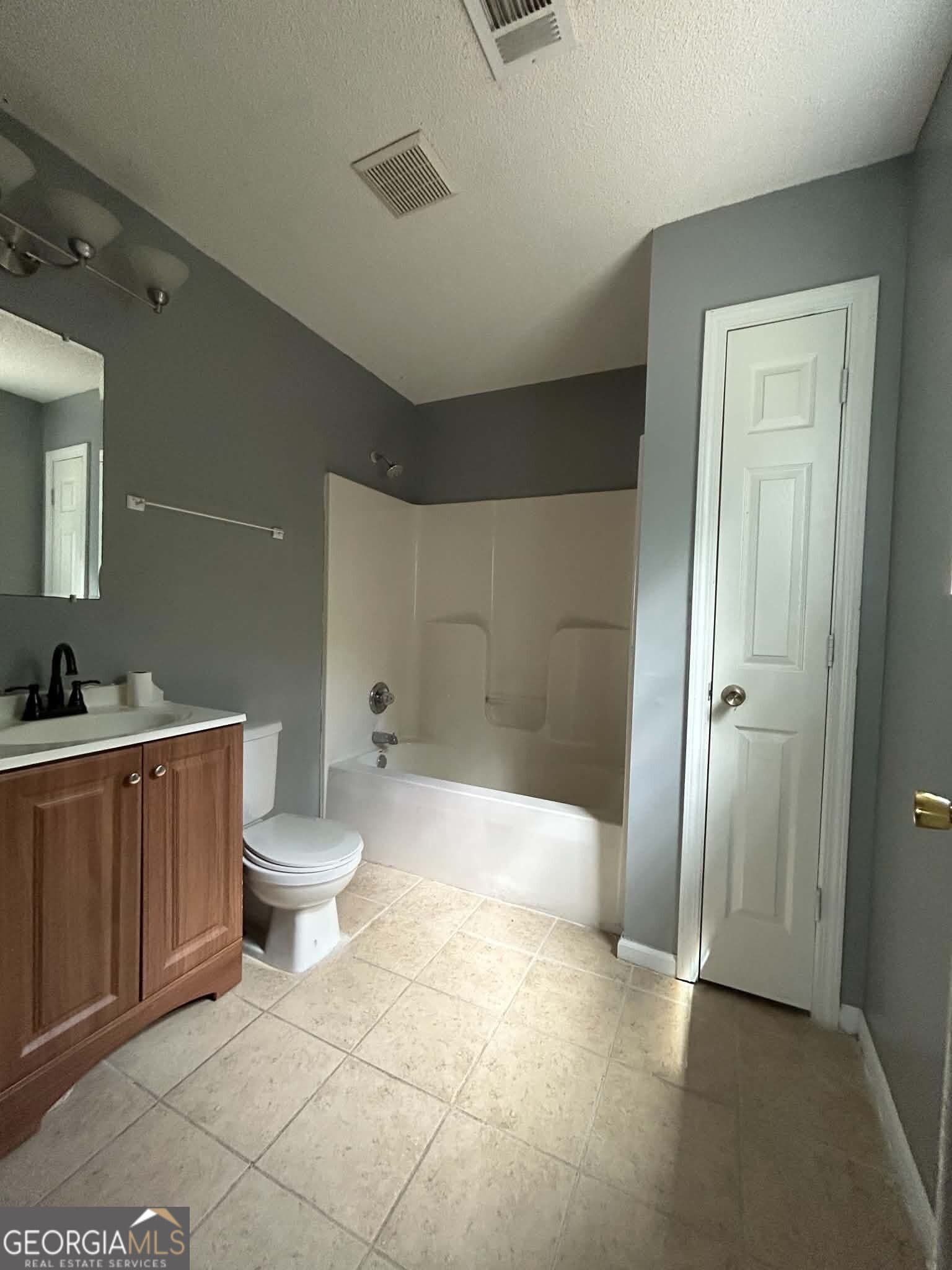 3 bedroom, 2 bathroom, 1,242 sq ft single family residence for rent at 460 Elm Street, Macon, GA 31201 for $1,300 a month — photo 7