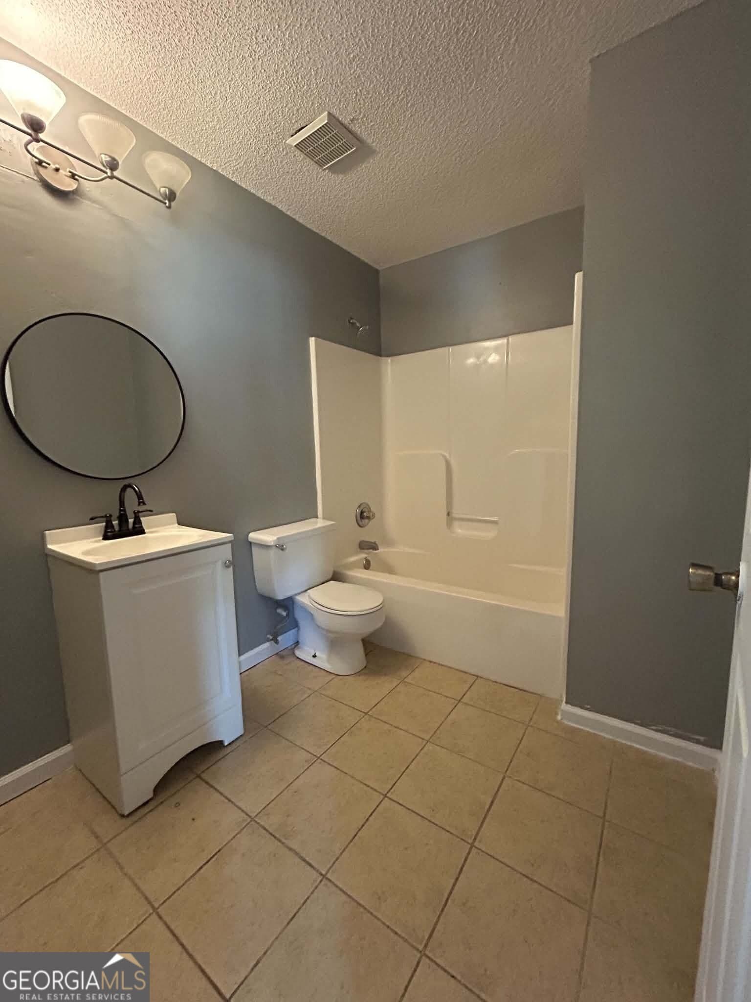 3 bedroom, 2 bathroom, 1,242 sq ft single family residence for rent at 460 Elm Street, Macon, GA 31201 for $1,300 a month — photo 5