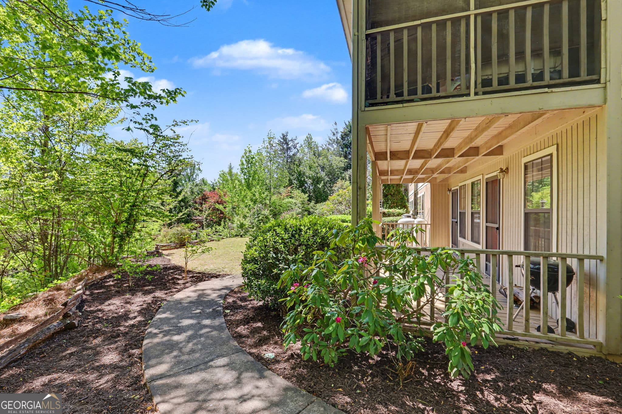 2 bedroom, 2 bathroom, 1,500 sq ft condominium under contract at 80 Stirling Lane 2, Clayton, GA 30525 — photo 3