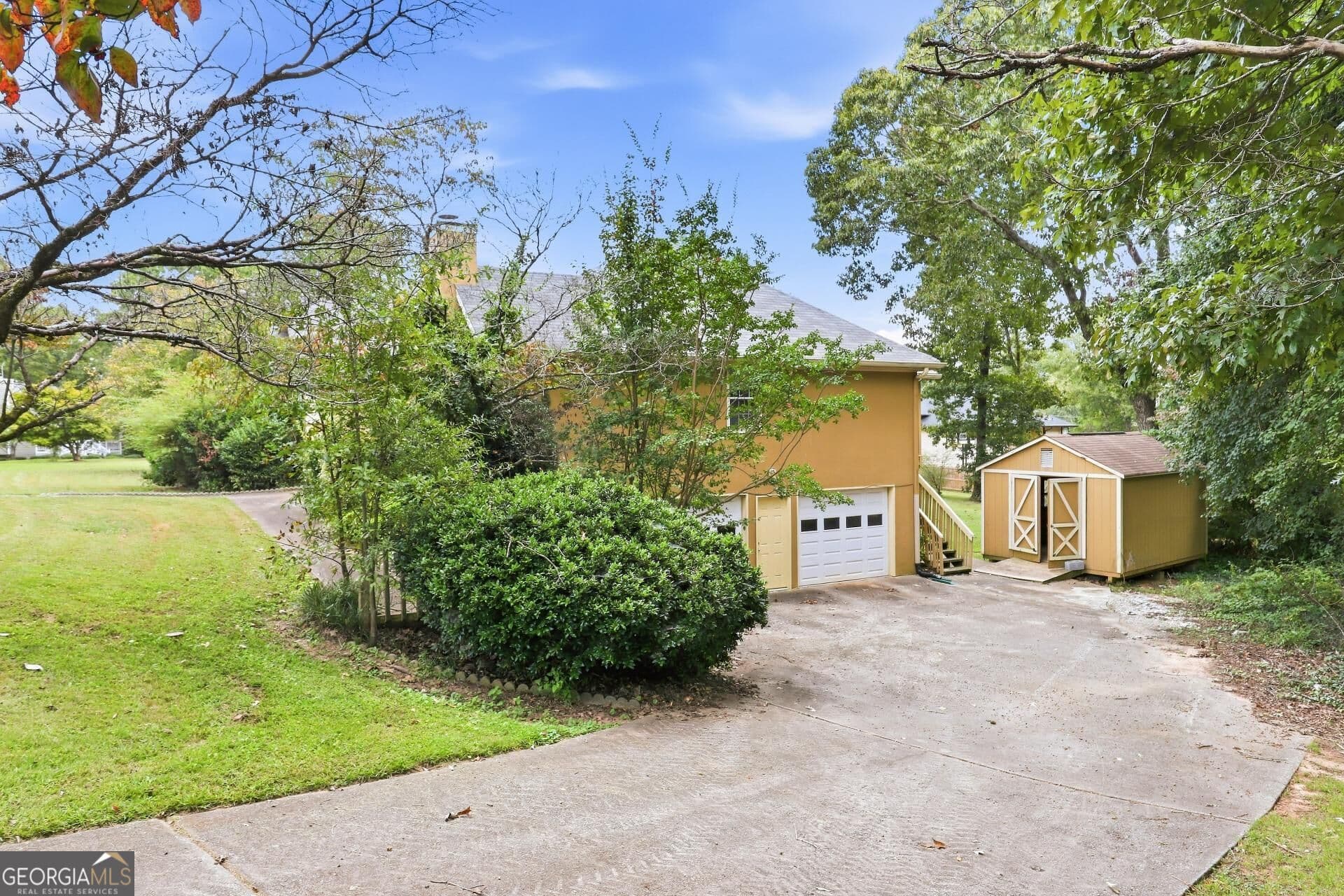 3 bedroom, 2 bathroom, 3,298 sq ft single family residence for sale at 4339 Dutch Lane, Douglasville, GA 30135 — photo 2