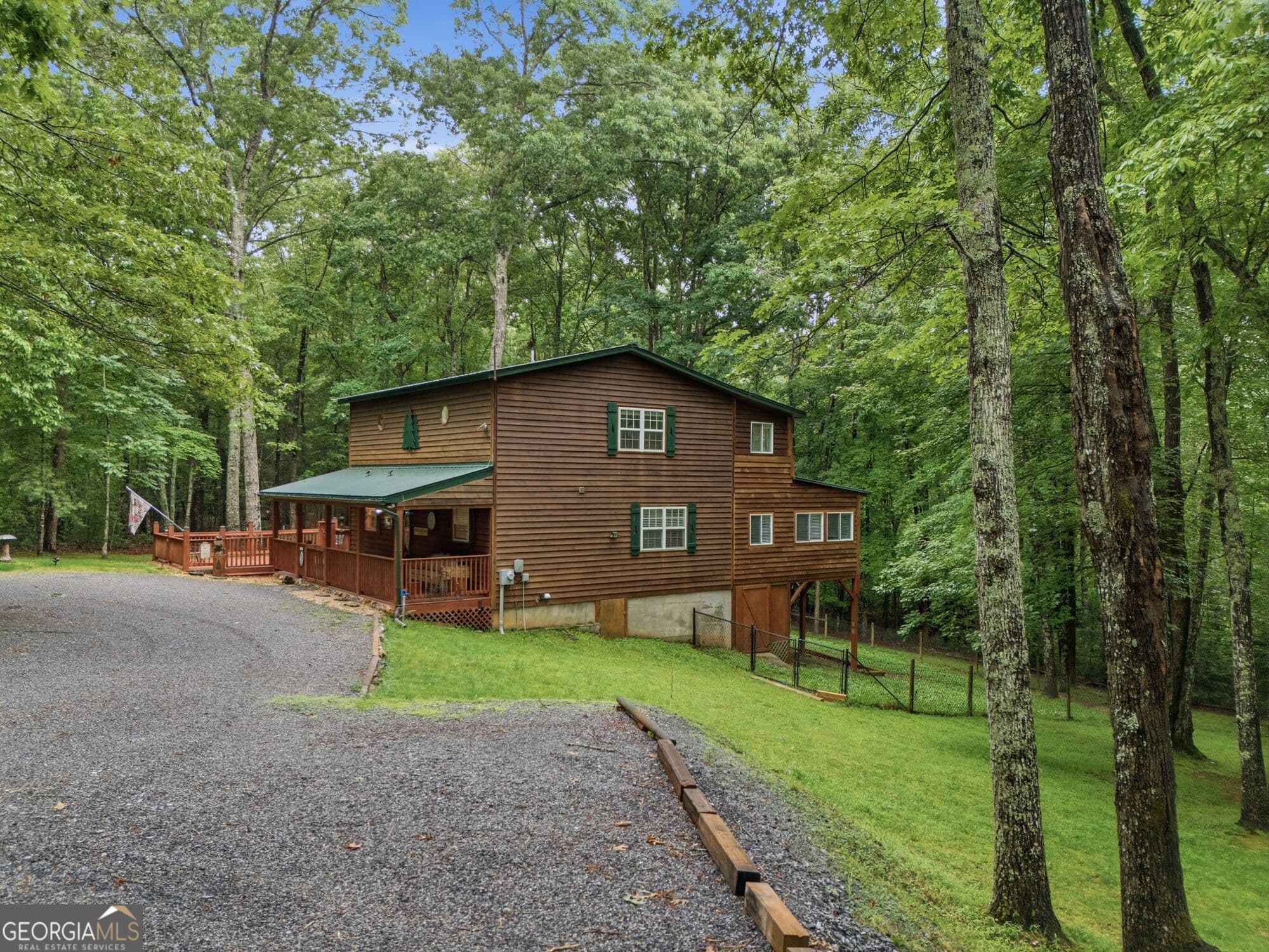 2 bedroom, 2 bathroom cabin,single family residence for sale at 680 Hawthorne Lane, Murphy, NC 28906 — photo 3