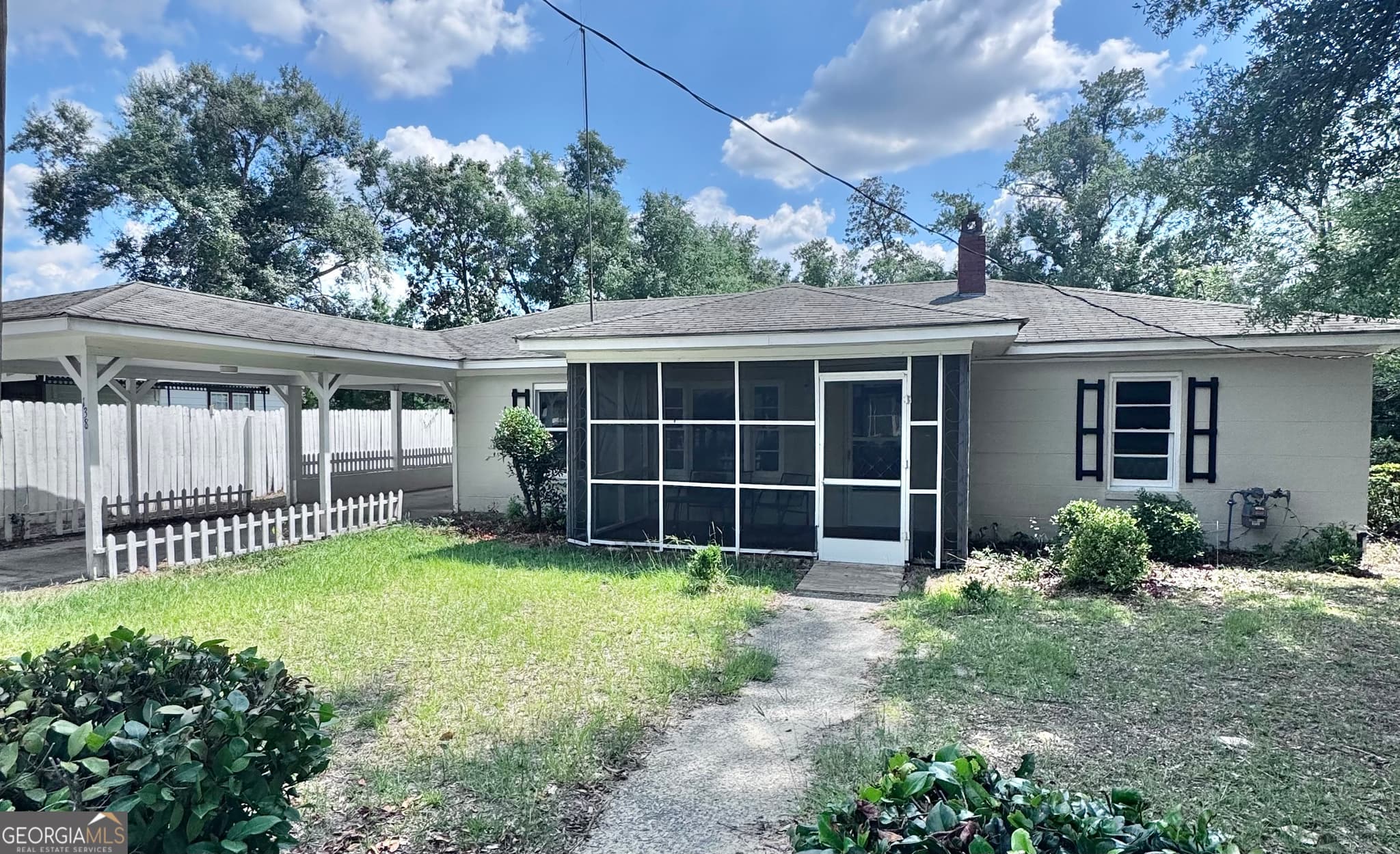 3 bedroom, 1 bathroom, 1,040 sq ft single family residence under contract at 138 Register Avenue, Reidsville, GA 30453