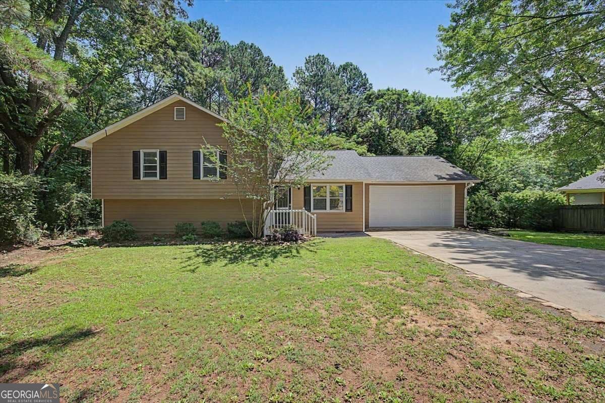 5 bedroom, 3 bathroom single family residence for rent at 558 Peeples Valley Road, Cartersville, GA 30121 for $2,500 a month — photo 1 of 40