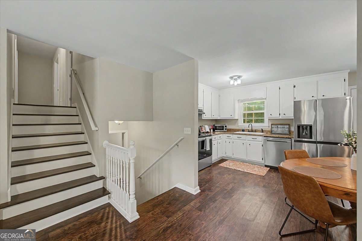 5 bedroom, 3 bathroom single family residence for rent at 558 Peeples Valley Road, Cartersville, GA 30121 for $2,500 a month — photo 8