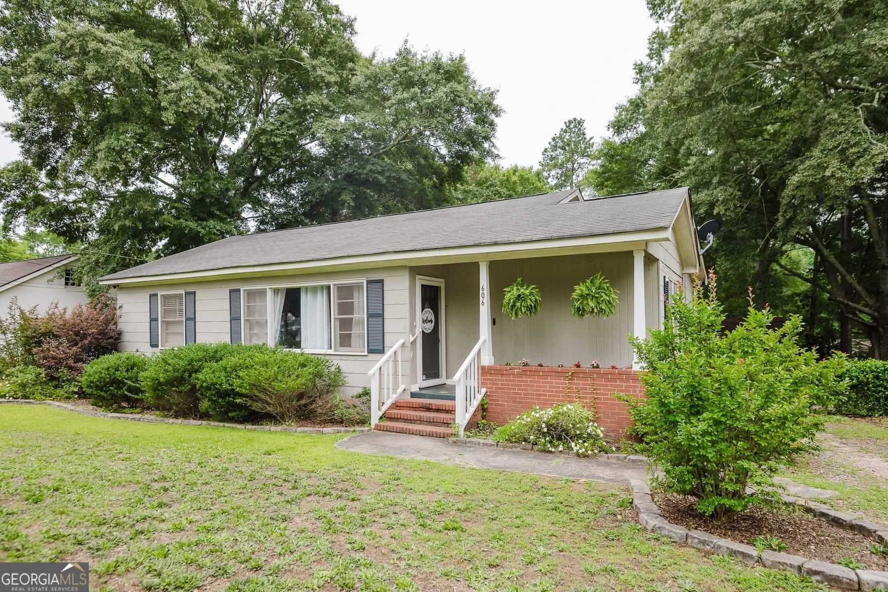 3 bedroom, 1 bathroom, 1,232 sq ft single family residence sold at 606 Spencer Street, Barnesville, GA 30204