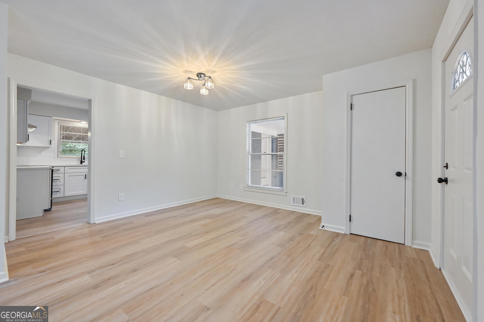 4 bedroom, 3 bathroom, 1,250 sq ft single family residence for sale at 2529 Riggs Drive, East Point, GA 30344 — photo 7