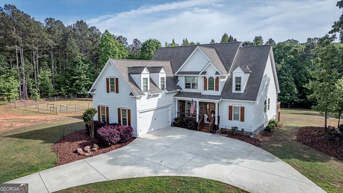4 bedroom, 2.5 bathroom, 2,989 sq ft single family residence for sale at 3093 Surry Ridge Drive, Watkinsville, GA 30677 — photo 1 of 41