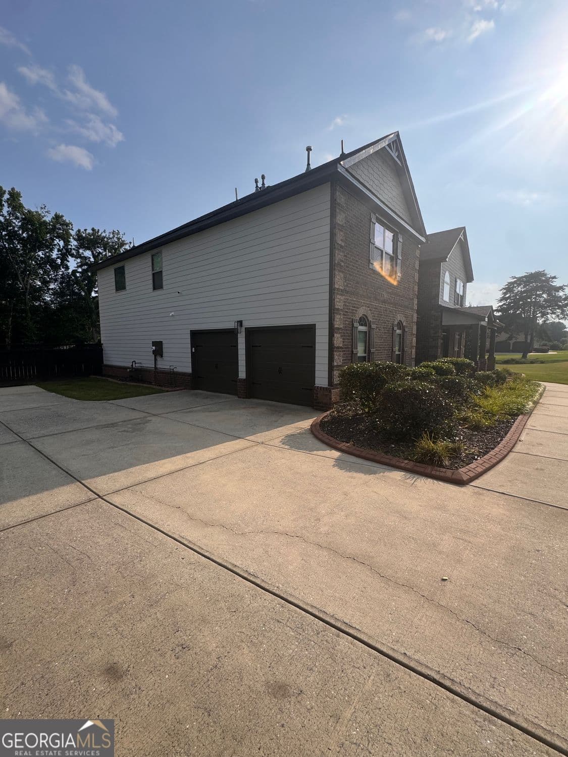 5 bedroom, 4 bathroom, 4,304 sq ft single family residence for sale at 130 Ravens Landing, Fayetteville, GA 30215 — photo 2