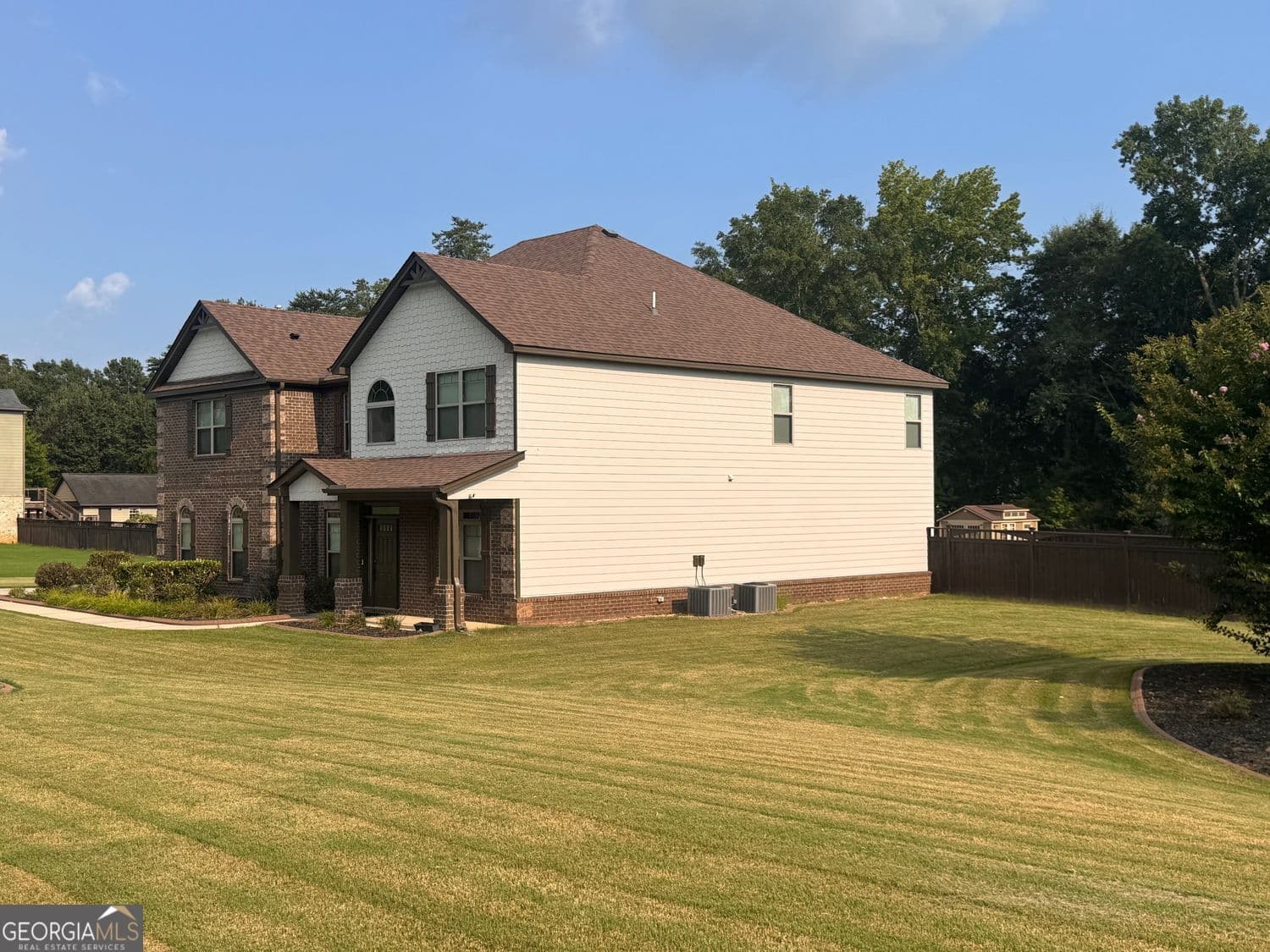 5 bedroom, 4 bathroom, 4,304 sq ft single family residence for sale at 130 Ravens Landing, Fayetteville, GA 30215 — photo 4