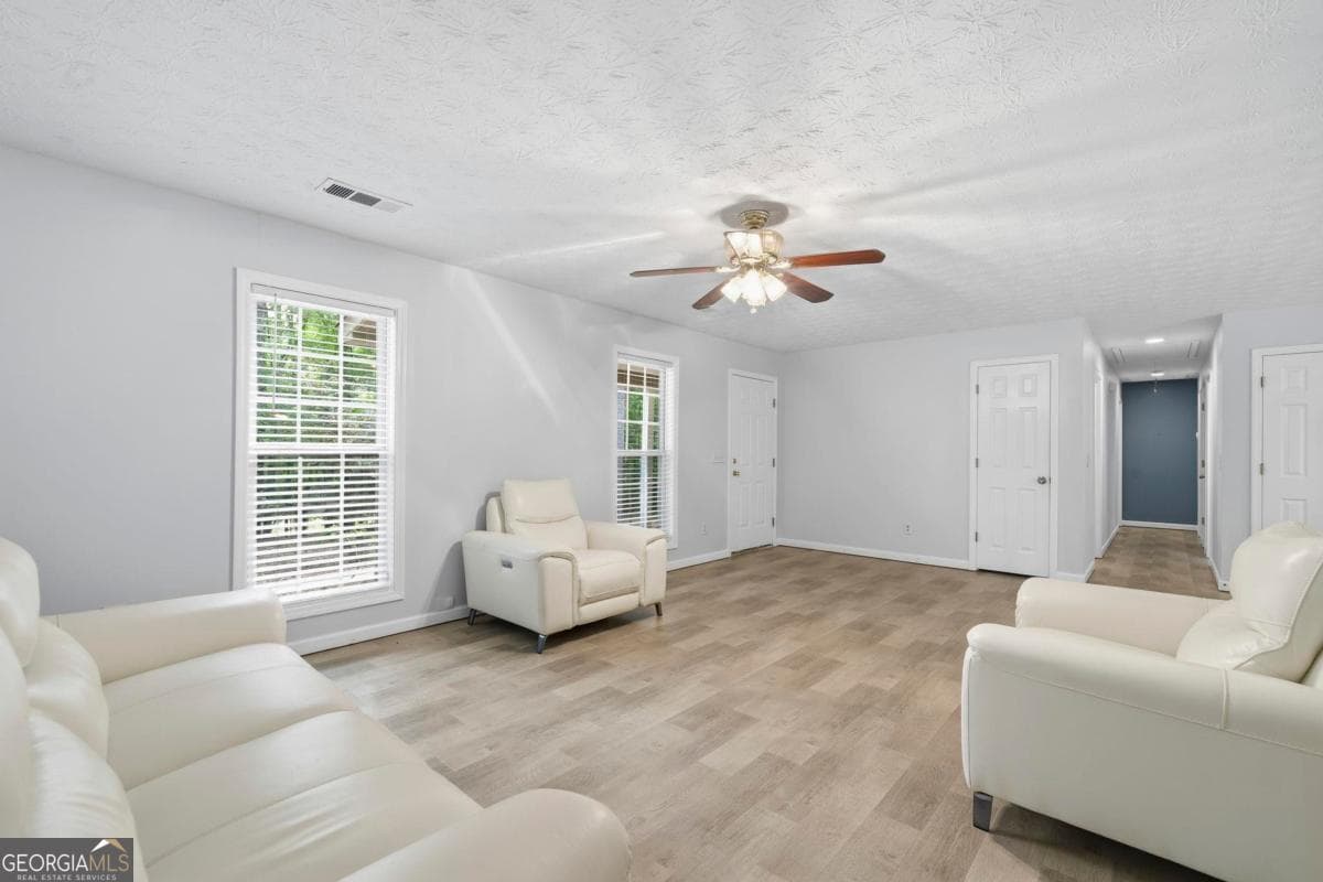 3 bedroom, 2 bathroom, 1,400 sq ft single family residence for sale at 372 East Riverbend Drive, Eatonton, GA 31024 — photo 9