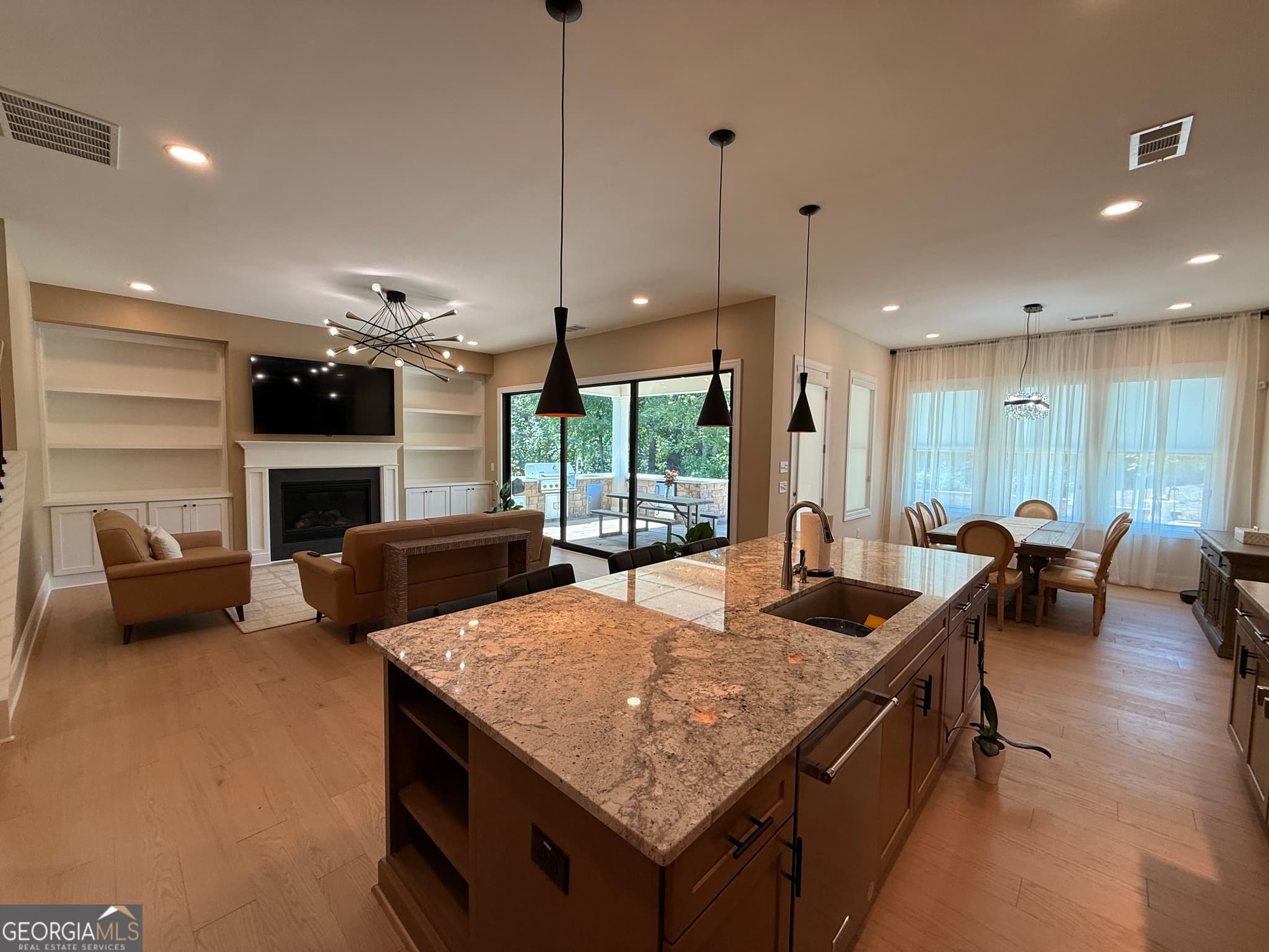 4 bedroom, 3.5 bathroom, 3,187 sq ft single family residence for sale at 6230 BANNISTER VIEW Court, Cumming, GA 30028 — photo 9