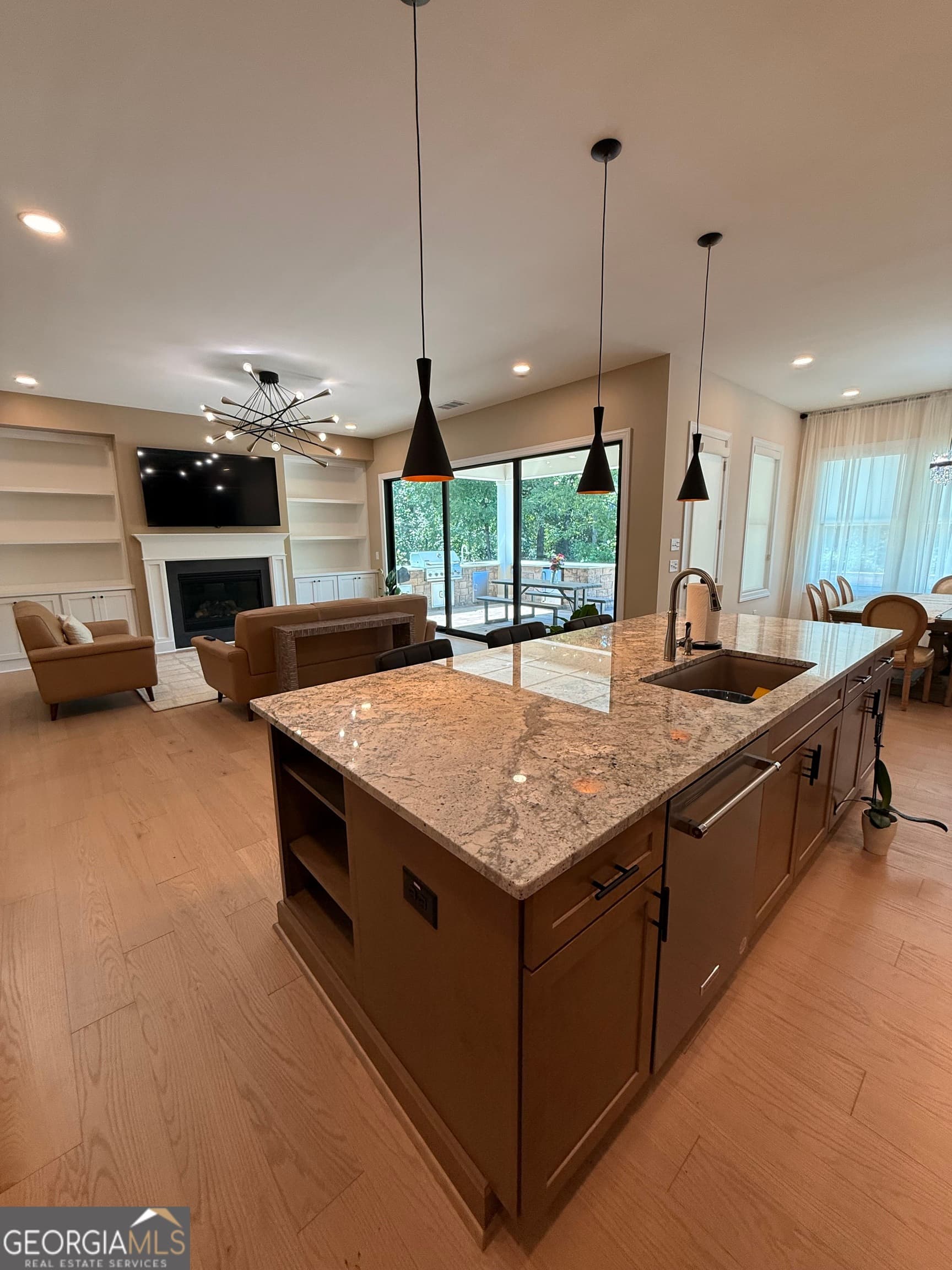 4 bedroom, 3.5 bathroom, 3,187 sq ft single family residence for sale at 6230 BANNISTER VIEW Court, Cumming, GA 30028 — photo 8