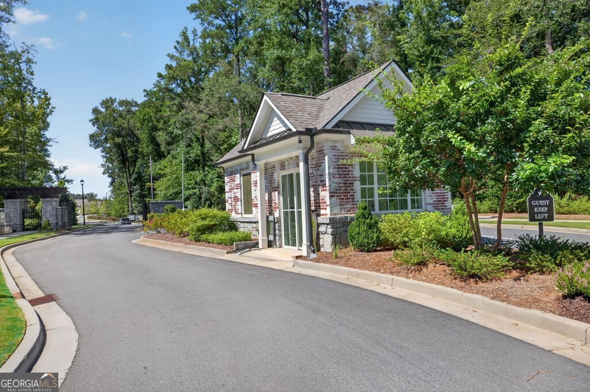 2 bedroom, 2 bathroom, 1,349 sq ft condominium for sale at 4958 Sudbrook Way, Peachtree Corners, GA 30092 — photo 3