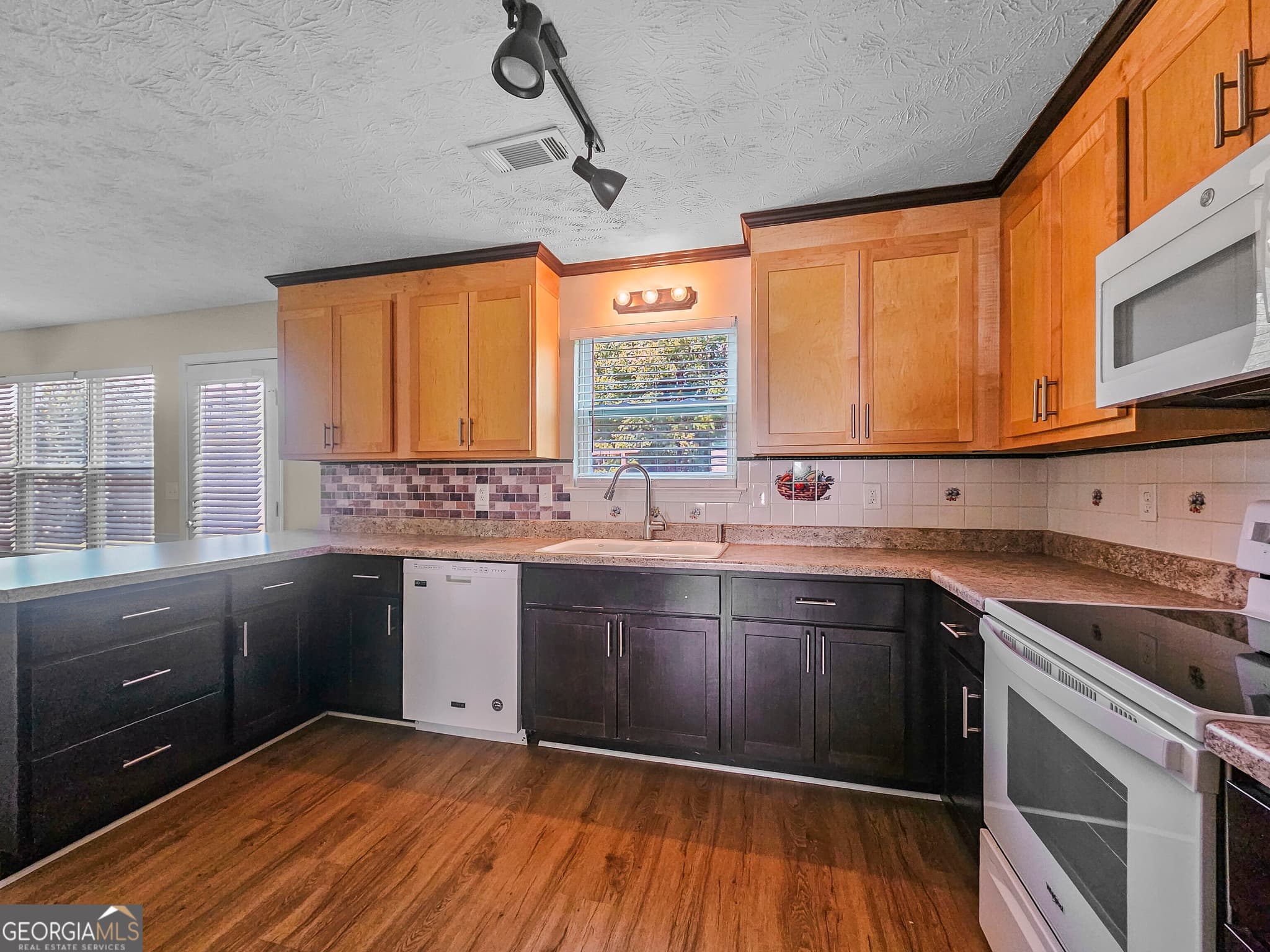 3 bedroom, 2.5 bathroom, 4,284 sq ft single family residence for rent at 80 Forest Brook Drive, Covington, GA 30016 for $2,025 a month — photo 7