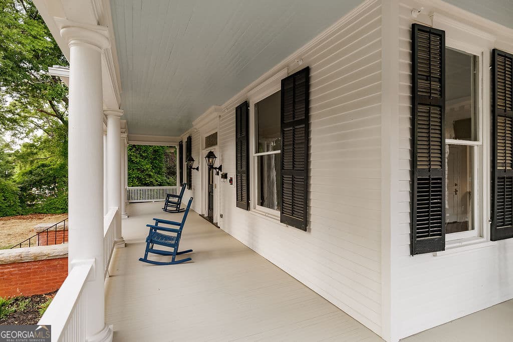 1 bedroom, 1 bathroom, 745 sq ft loft,condominium for sale at 997 Milledge Avenue 4, Athens, GA 30605 — photo 7