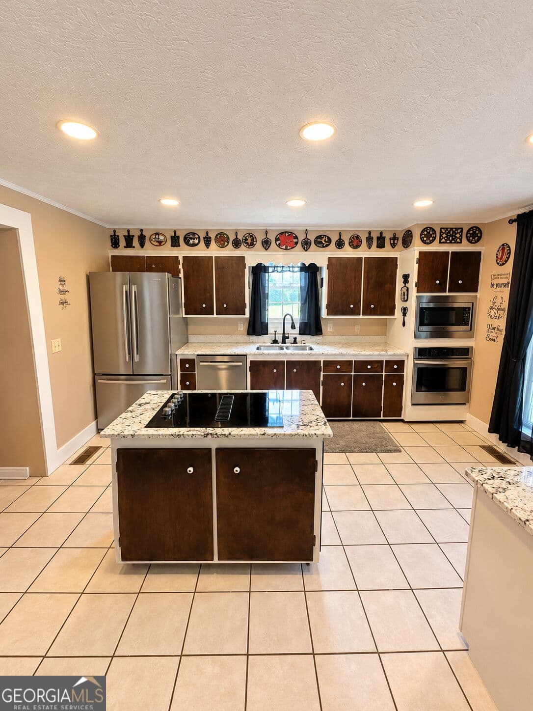 4 bedroom, 2 bathroom, 1,804 sq ft single family residence for sale at 142 E Broad Street, Uvalda, GA 30473 — photo 8