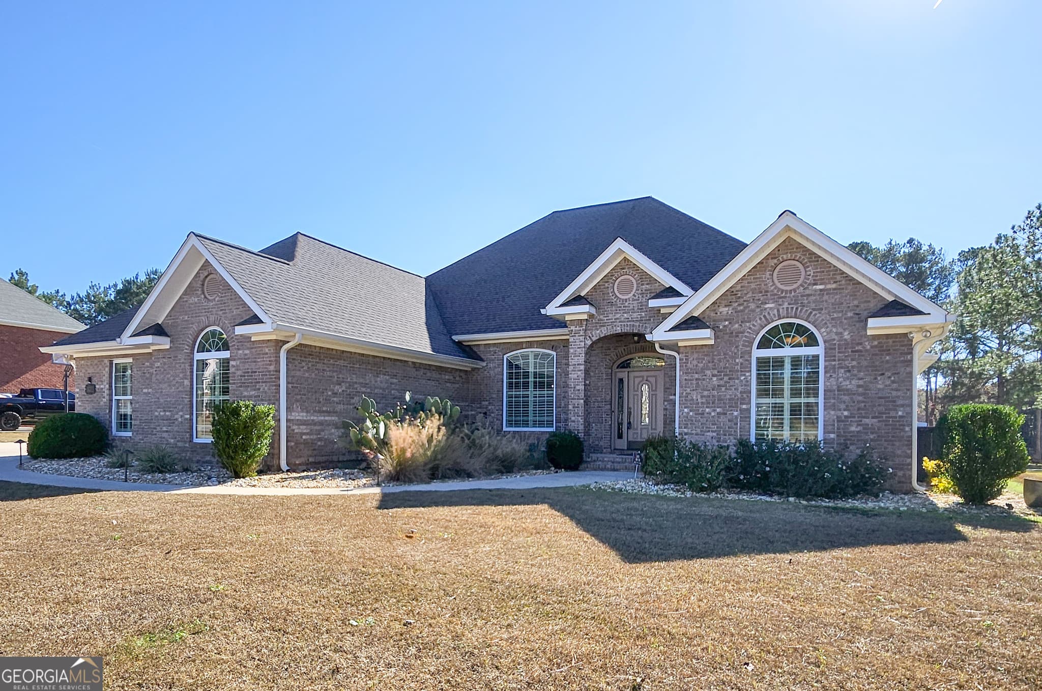 4 bedroom, 3.5 bathroom, 3,357 sq ft single family residence for sale at 120 Sweetwater Drive, Thomasville, GA 31757 — photo 2