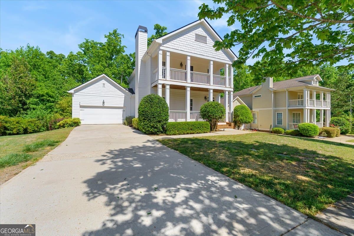 4 bedroom, 3.5 bathroom, 3,488 sq ft single family residence for sale at 728 Markhams Drive, Madison, GA 30650 — photo 2