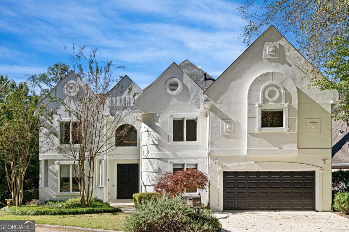 4 bedroom, 4 bathroom, 4,163 sq ft single family residence sold at 4 Vale Close, Atlanta, GA 30324