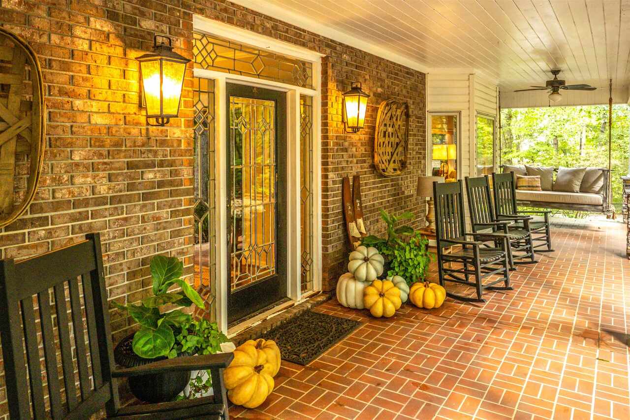 5 bedroom, 5.5 bathroom, 4,600 sq ft single family residence for sale at 183 Madden Road, Bowdon, GA 30108 — photo 4